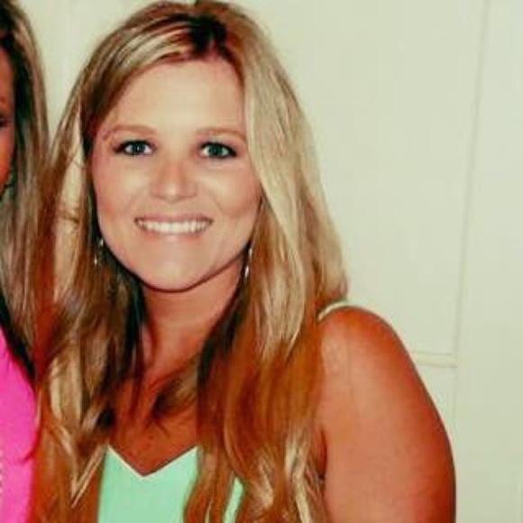 Meet your Posher, Heather - Picture 1 of 1